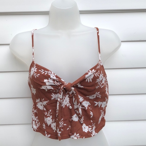 Billabong Tops - Billabong floral print summer crop top